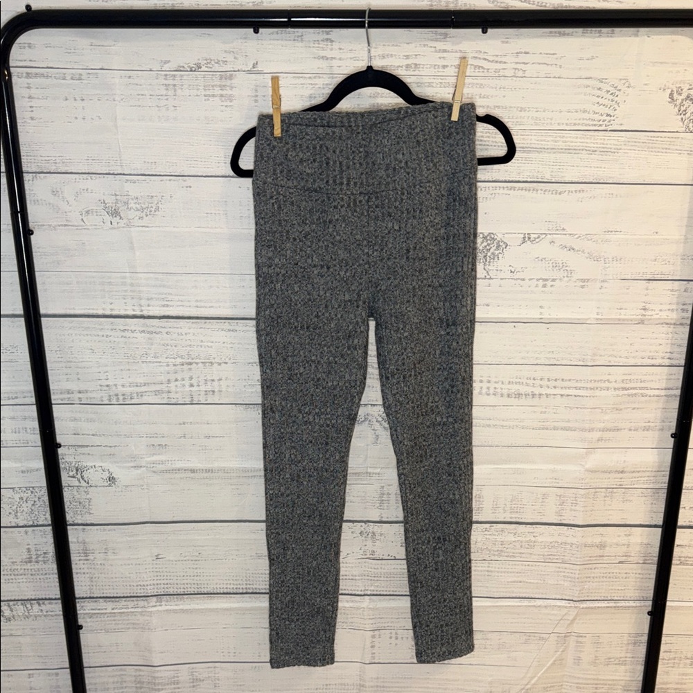 NWOT Gray Knit Leggings - Picture 4 of 8